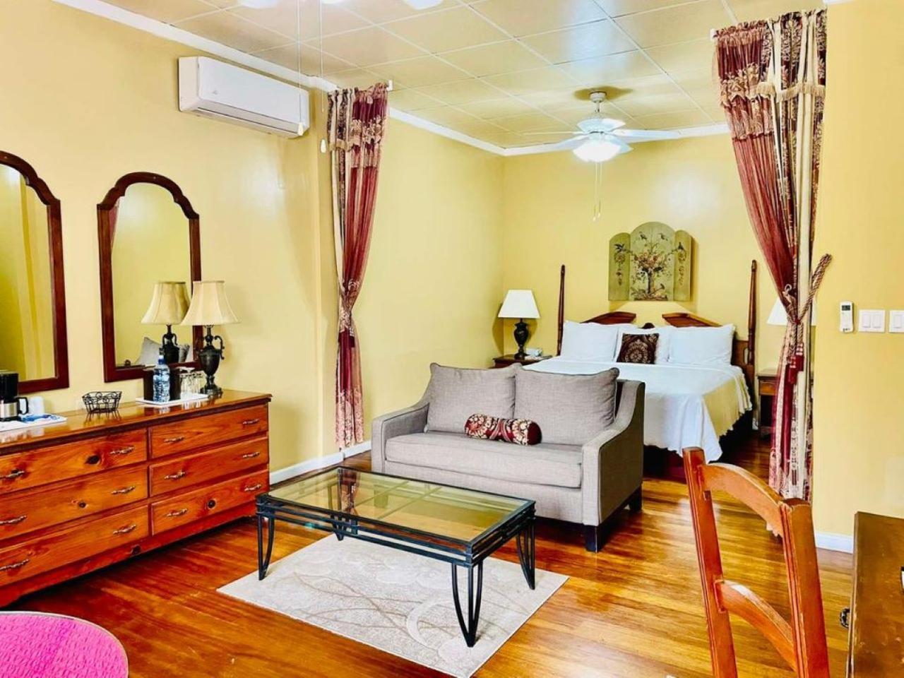 The Great House Inn Belize City Eksteriør billede
